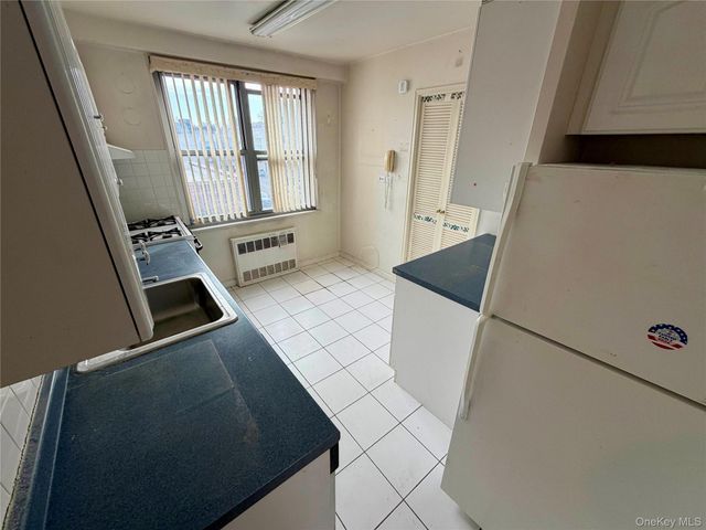 70-25 Yellowstone Boulevard 3H, Forest Hills, NY 11375