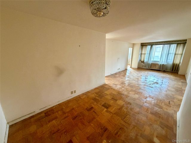 70-25 Yellowstone Boulevard 3H, Forest Hills, NY 11375