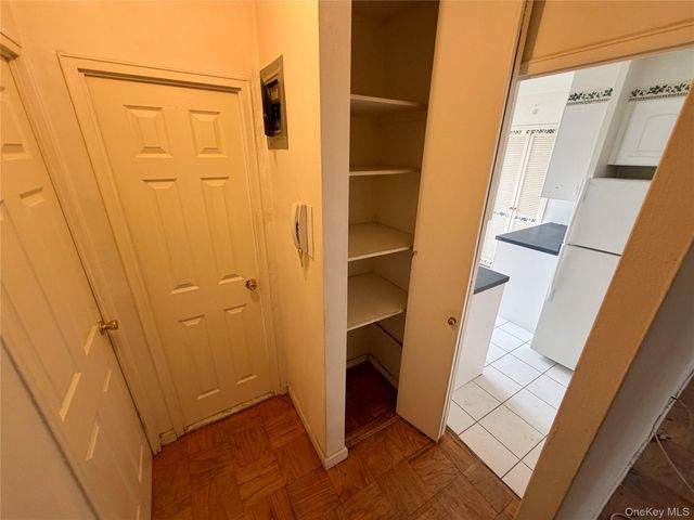 70-25 Yellowstone Boulevard 3H, Forest Hills, NY 11375