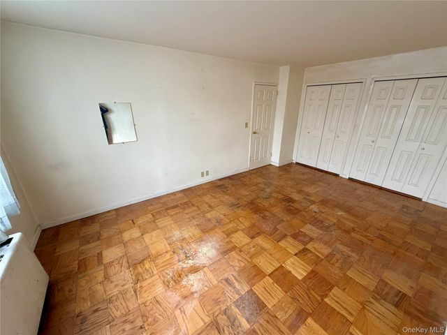 70-25 Yellowstone Boulevard 3H, Forest Hills, NY 11375