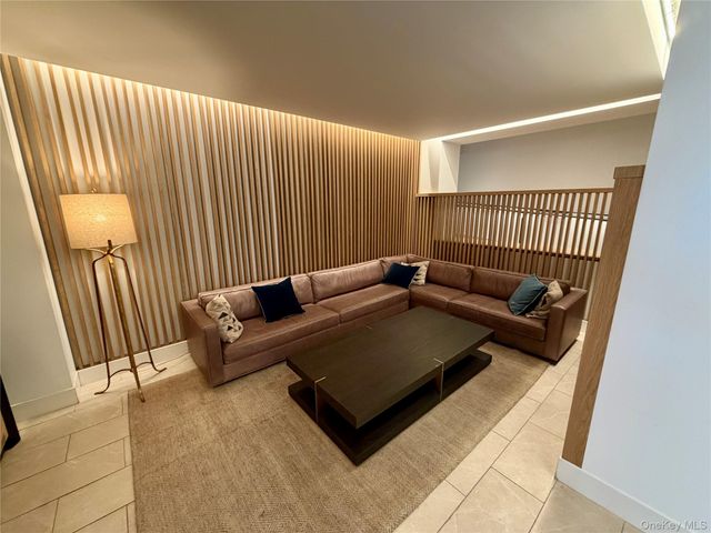 70-25 Yellowstone Boulevard 3H, Forest Hills, NY 11375