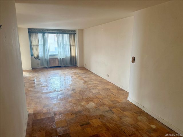 70-25 Yellowstone Boulevard 3H, Forest Hills, NY 11375