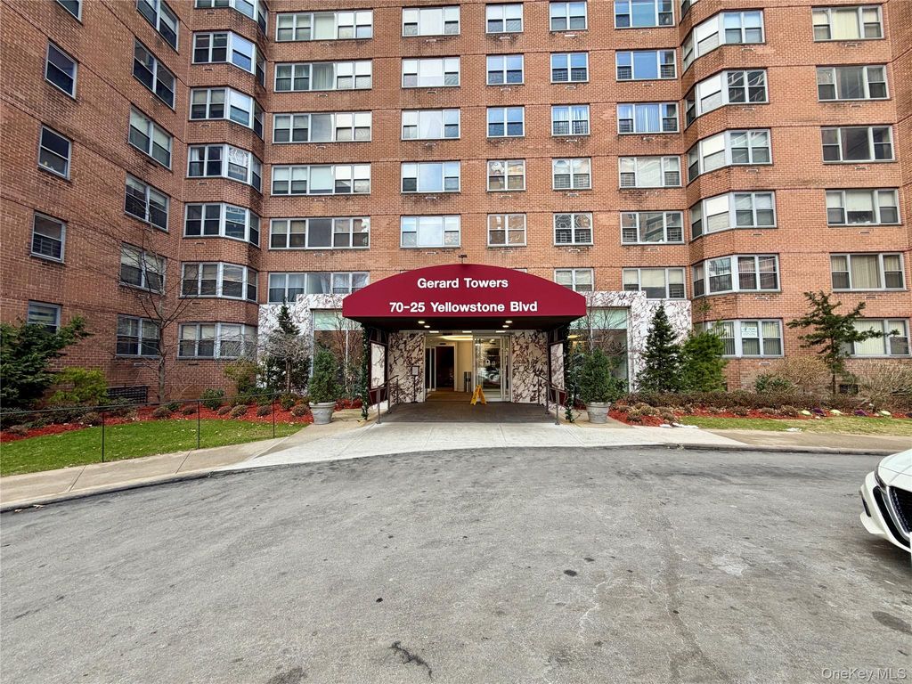 70-25 Yellowstone Boulevard 3H, Forest Hills, NY 11375