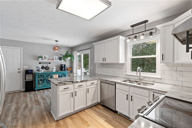 695 Hillcrest Drive, Wadsworth, OH 44281