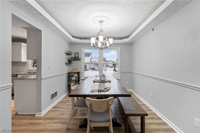 695 Hillcrest Drive, Wadsworth, OH 44281