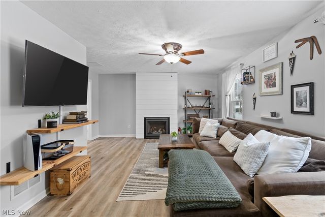 695 Hillcrest Drive, Wadsworth, OH 44281