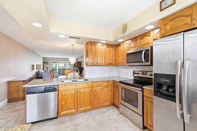 3204 Portofino Point H1, Coconut Creek, FL 33066