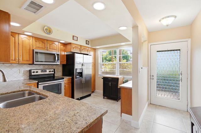 3204 Portofino Point H1, Coconut Creek, FL 33066