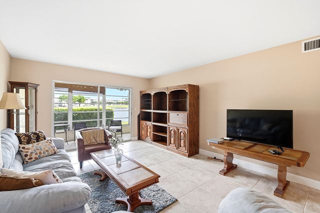 3204 Portofino Point H1, Coconut Creek, FL 33066