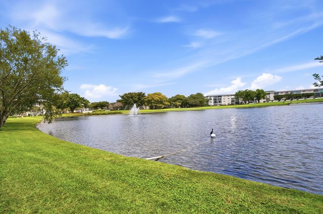 3204 Portofino Point H1, Coconut Creek, FL 33066