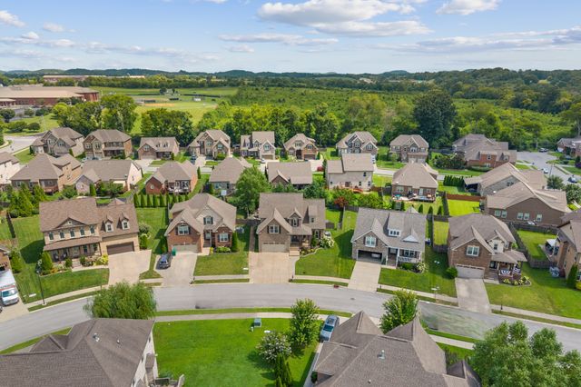 8025 Ragusa Cir, Spring Hill, TN 37174