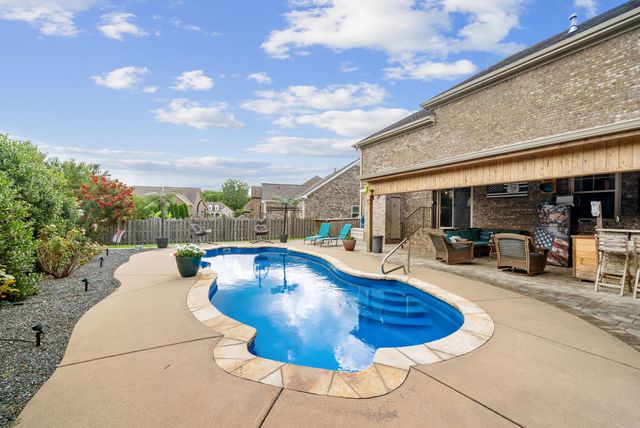 8025 Ragusa Cir, Spring Hill, TN 37174