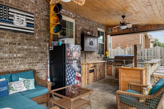 8025 Ragusa Cir, Spring Hill, TN 37174