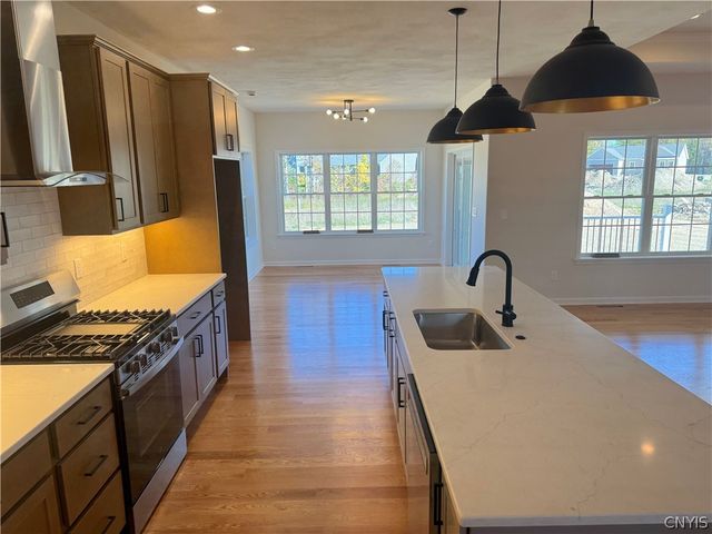 8530 Angus Path, Cicero, NY 13039