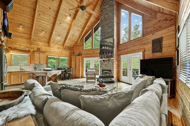 110 Bear Pause Road, Morganton, GA 30560