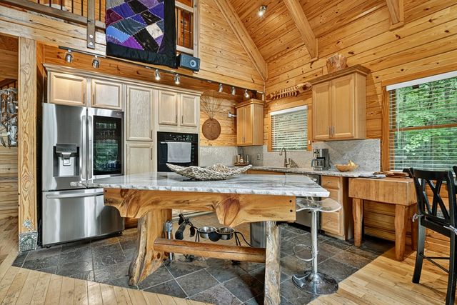 110 Bear Pause Road, Morganton, GA 30560