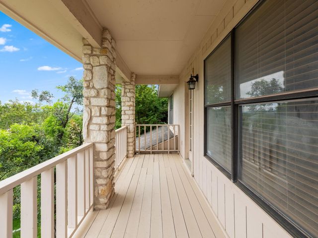 9305 Rolling Oaks TRL, Austin, TX 78750