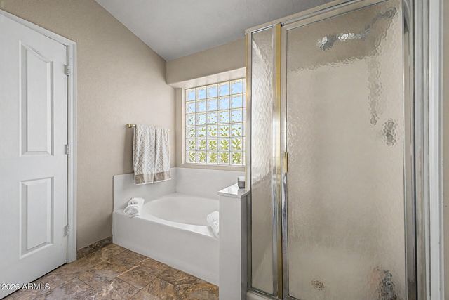 2211 E WILLIAMS Drive E, Phoenix, AZ 85024