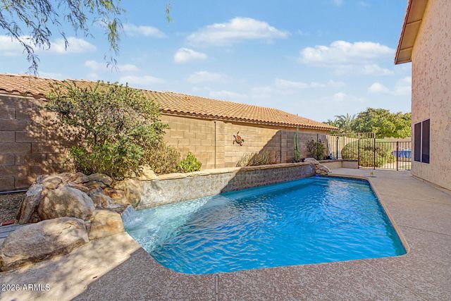 2211 E WILLIAMS Drive E, Phoenix, AZ 85024