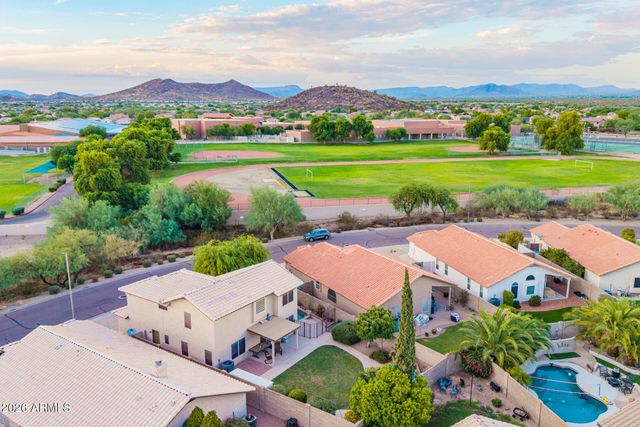 2211 E WILLIAMS Drive E, Phoenix, AZ 85024