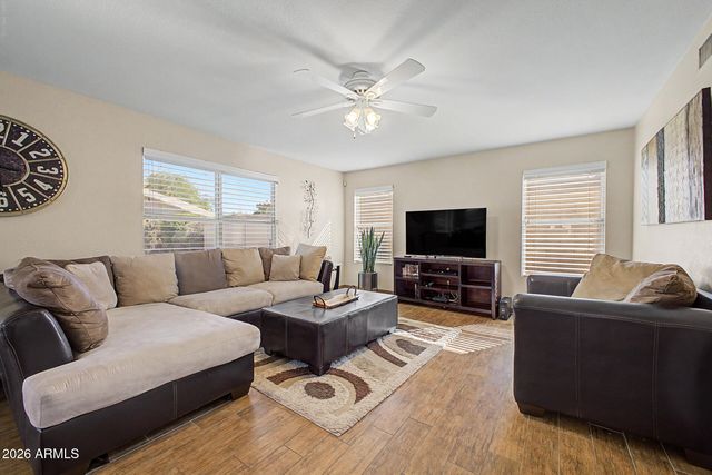 2211 E WILLIAMS Drive E, Phoenix, AZ 85024