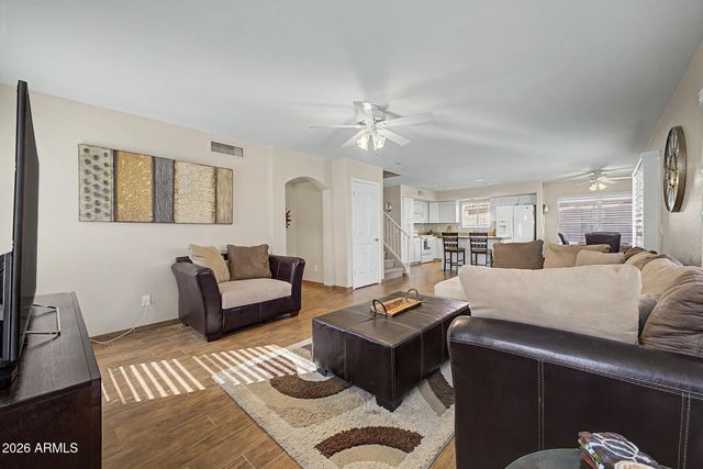 2211 E WILLIAMS Drive E, Phoenix, AZ 85024
