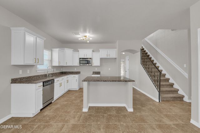 11364 S RANCH Court, El Paso, TX 79934