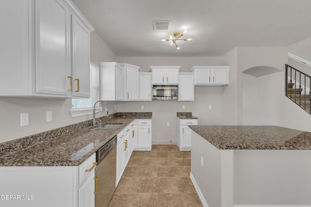 11364 S RANCH Court, El Paso, TX 79934