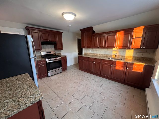 128 Prince Street 3rd. Fl., Bridgeport, CT 06610