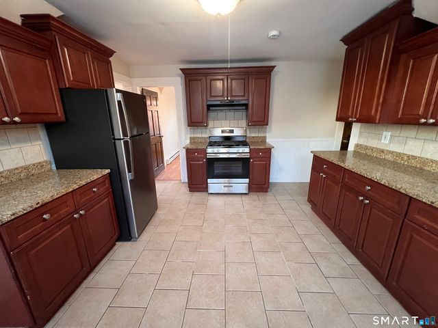 128 Prince Street 3rd. Fl., Bridgeport, CT 06610