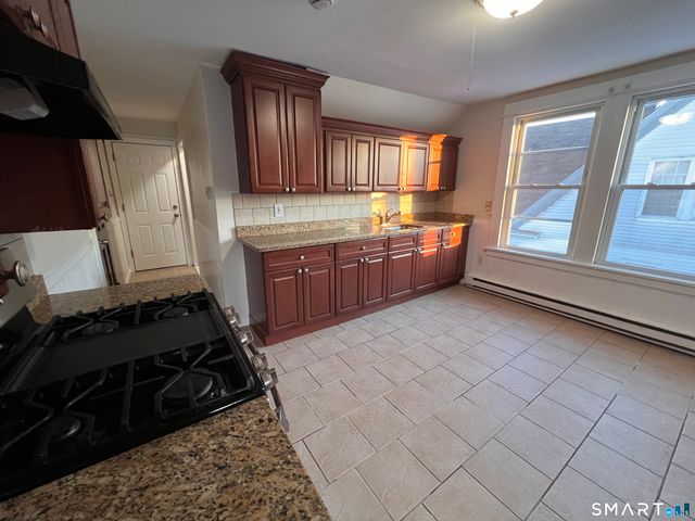 128 Prince Street 3rd. Fl., Bridgeport, CT 06610