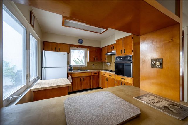 1425 COREY WAY S, South Pasadena, FL 33707