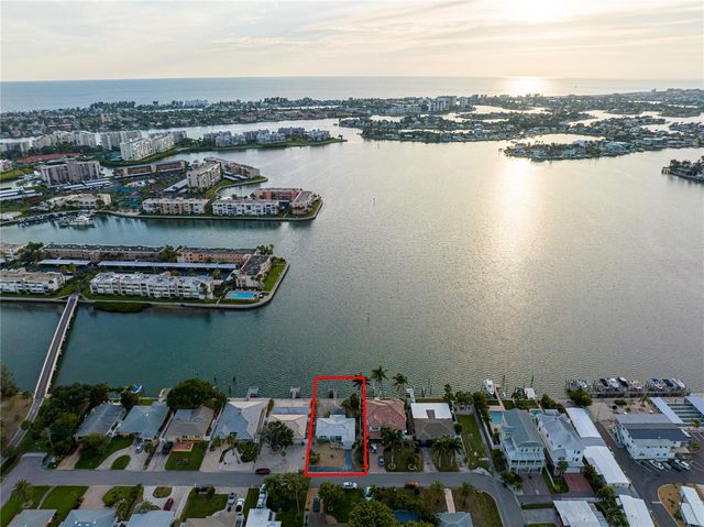 1425 COREY WAY S, South Pasadena, FL 33707