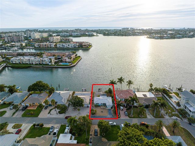 1425 COREY WAY S, South Pasadena, FL 33707