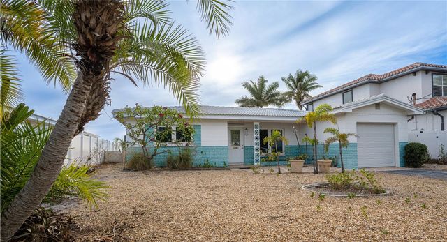 1425 COREY WAY S, South Pasadena, FL 33707