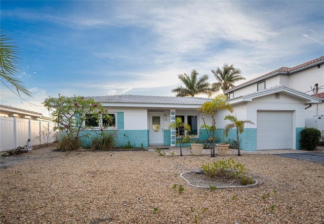 1425 COREY WAY S, South Pasadena, FL 33707