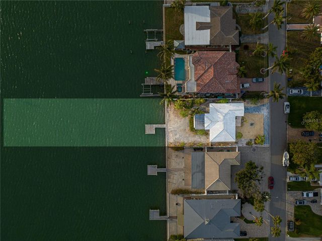 1425 COREY WAY S, South Pasadena, FL 33707