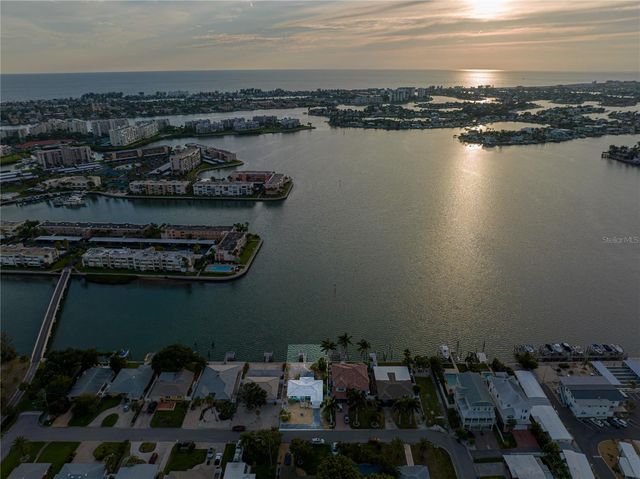 1425 COREY WAY S, South Pasadena, FL 33707