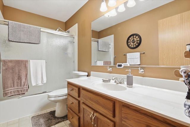 1860 Carl Drive, Round Lake Beach, IL 60073
