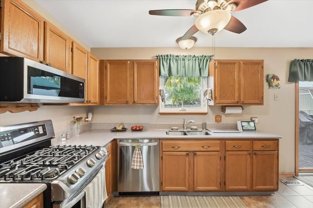 1860 Carl Drive, Round Lake Beach, IL 60073