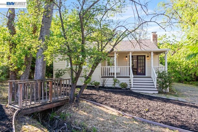 1832 Parkside Drive, Walnut Creek, CA 94597