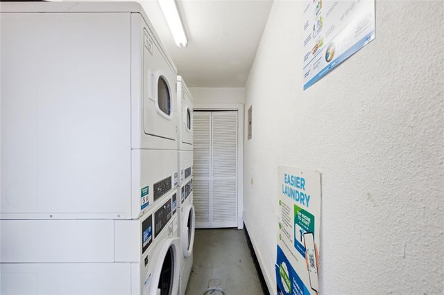 2302 E Side DR 18, Austin, TX 78704