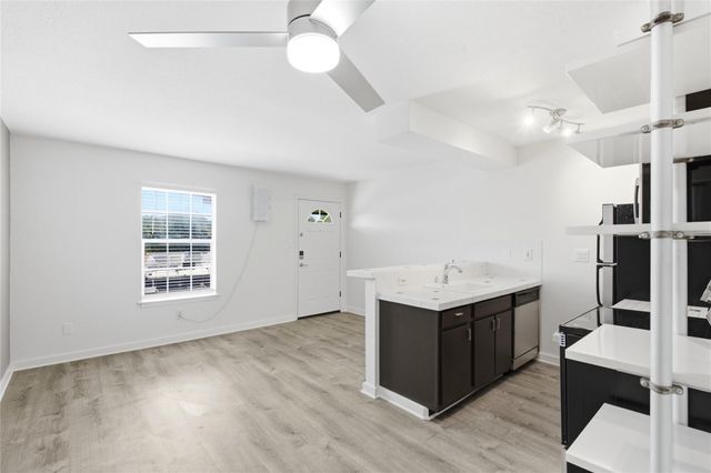 2302 E Side DR 18, Austin, TX 78704