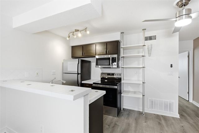 2302 E Side DR 18, Austin, TX 78704