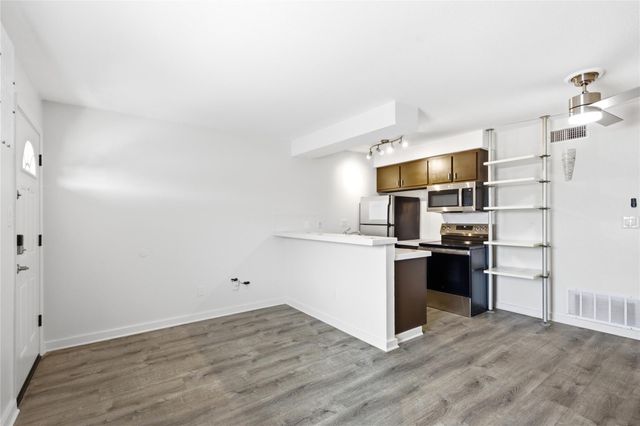 2302 E Side DR 18, Austin, TX 78704