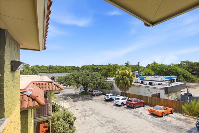 2302 E Side DR 18, Austin, TX 78704