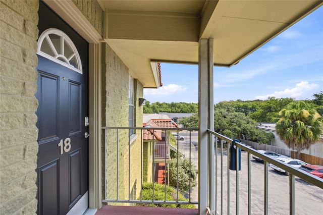 2302 E Side DR 18, Austin, TX 78704