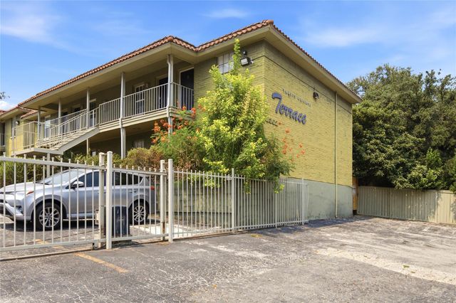 2302 E Side DR 18, Austin, TX 78704