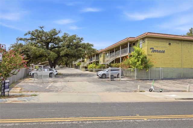 2302 E Side DR 18, Austin, TX 78704