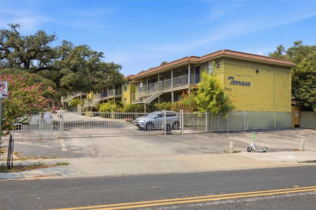 2302 E Side DR 18, Austin, TX 78704